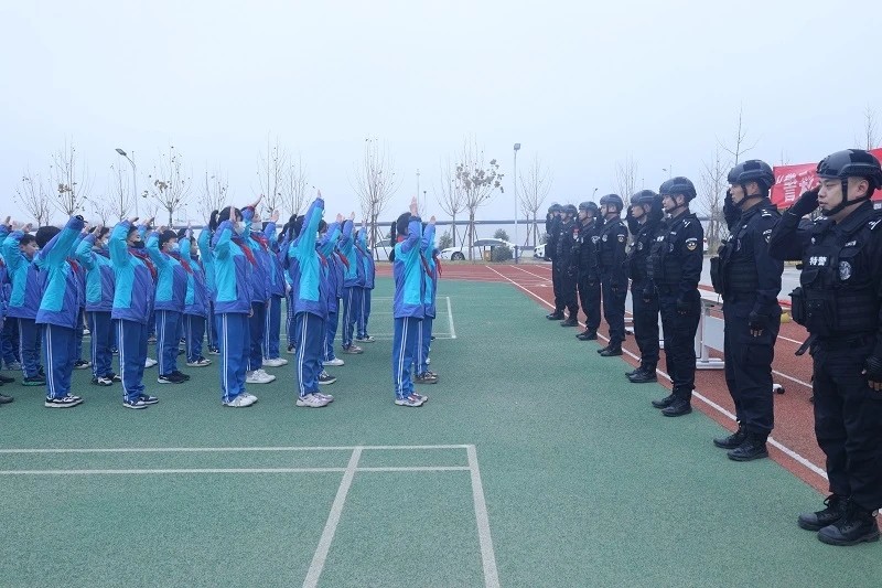 陕西兴平警察守护平安，为民除害的最新进展报道